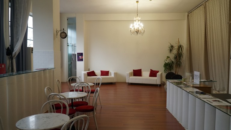 FlorianEspace foyer 1.JPG